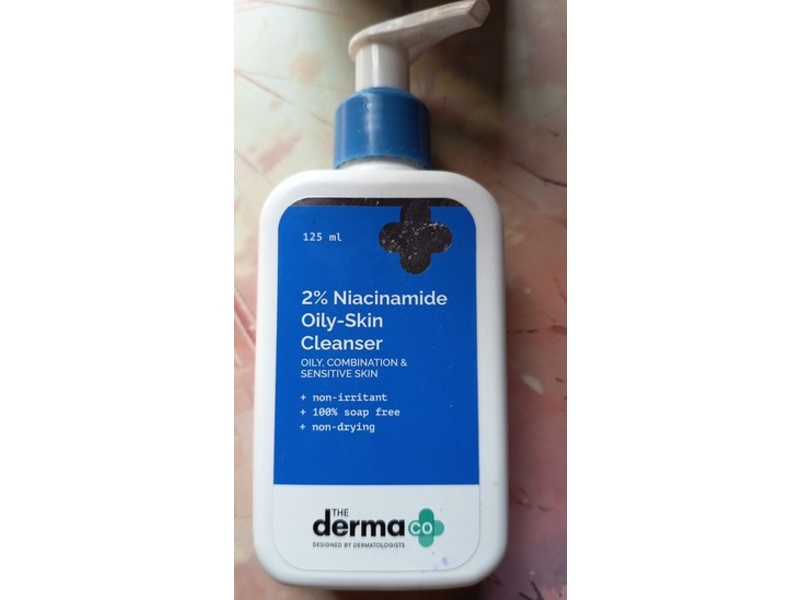 The Derma Co Oily-Skin Cleanser, 2% Niacinamide, 125 mL