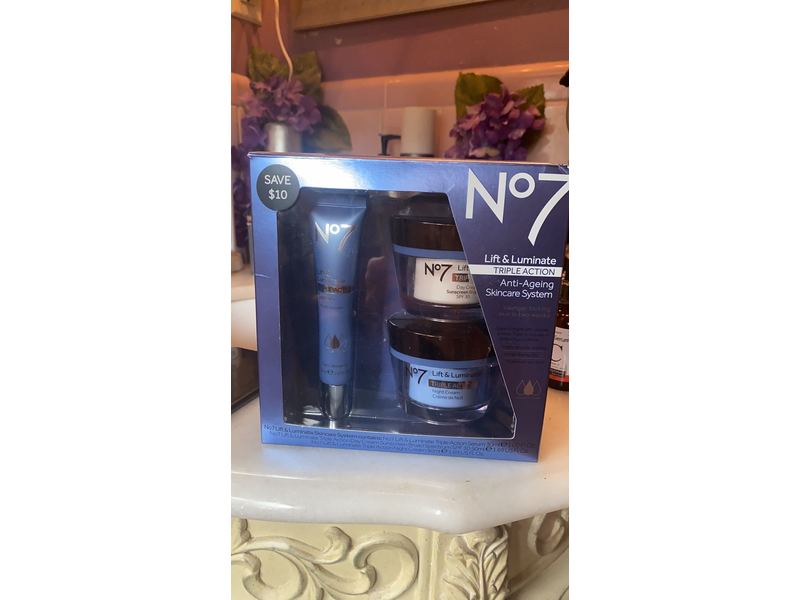 No7 Lift & Luminate Triple Action Skincare System
