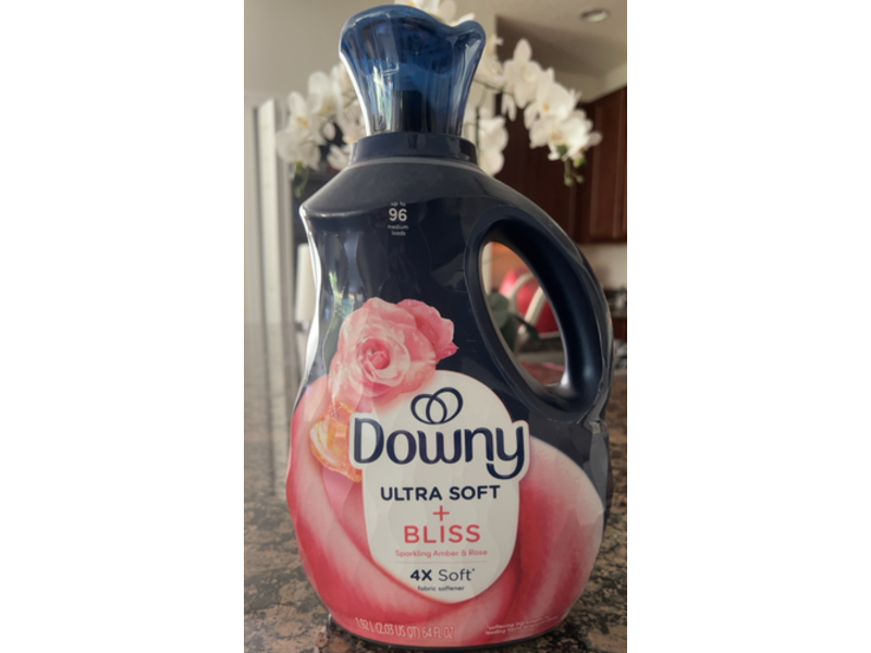 Downy Ultra Soft + Bliss Fabric Softner, Sparkling Amber & Rose, 96 Loads, 64 fl oz/1/92 L