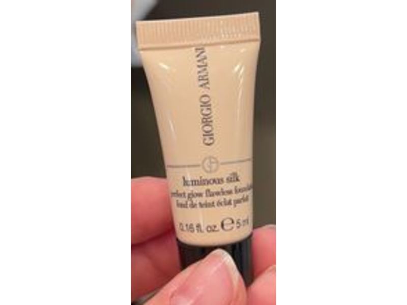 Giorgio Armani Luminous Silk Perfect Glow Flawless Foundation, 5.5, 0.16 fl oz/5 mL
