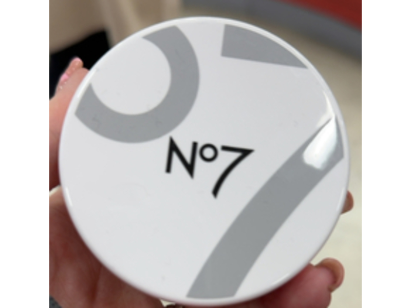 No7 Flawless Finishing Pressed Powder, Translucent