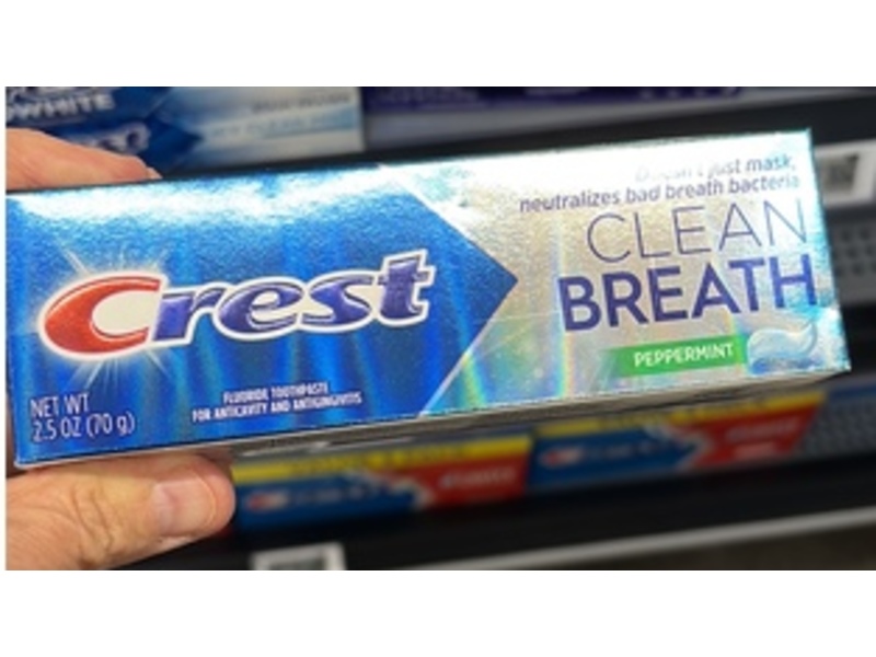 Crest Toothpaste Clean Breath, Peppermint, 2.5 oz/70 g