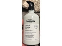 L'Oreal Professionnel Paris Metal Detox Professional Shampoo, Glicoamine + Ionene, 16.9 fl oz/500 mL - Image 3