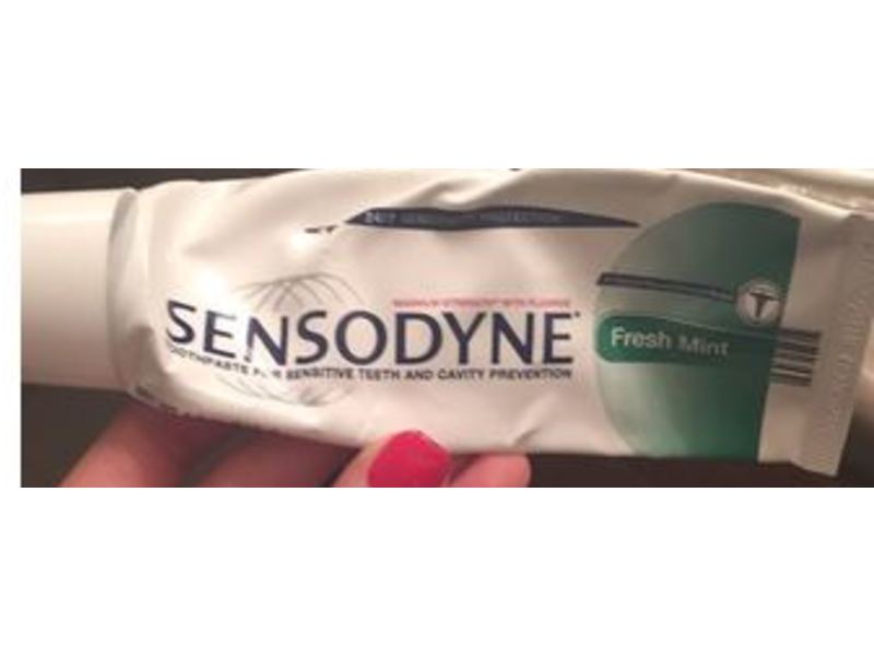 Sensodyne Fluoride Toothpaste, Fresh Mint, 4 oz/113 g, Pack Of 2
