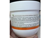 Mamaearth Vitamin C Ultra Light Gel Oil-Free Moisturizer with Vitamin C &Aloe Vera Water, 200 mL - Image 4