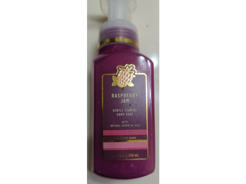 Bath & Body Works Gentle Foaming Hand Soap, Raspberry Jam, 8.75 fl oz/259 mL