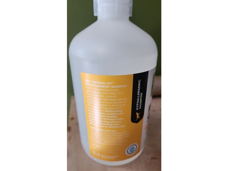 Only Natural Pet Hypoallergenic Shampoo, Aloe+Oatmeal, 16.9 fl oz/499 mL