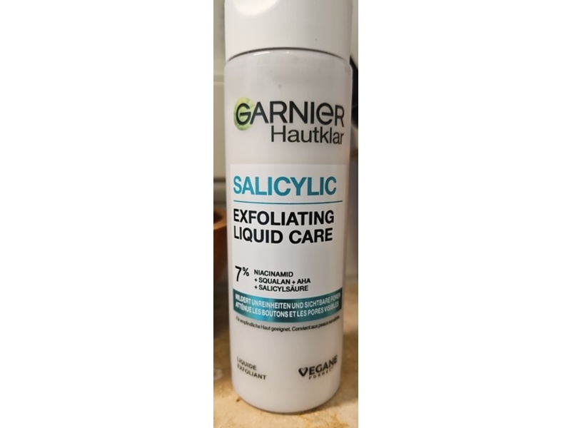 Garnier Hautklar Salicylic Exfoliating Liquid Care, 120 mL