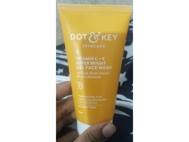 Dot & Key Skincare Vitamin C + E Super Bright Gel Face Wash, Sicilian Blood Orange & Niacinamide, 75 mL