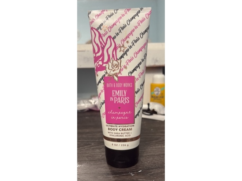 Bath & Body Works Emily In Paris Hydrating Body Cream, Champagne In Paris, 8 oz/226 g,Pack Of 3