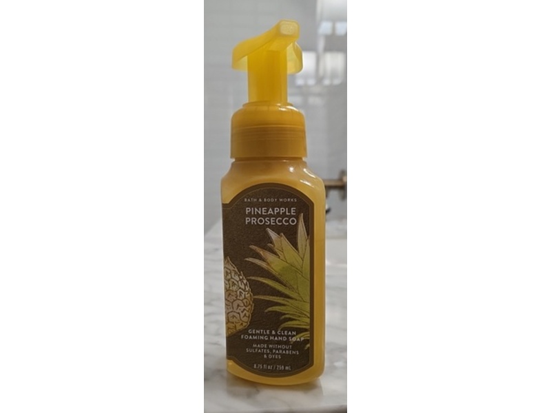 Bath & Body Works Gentle & Clean Foaming Hand Soap, Pineapple Prosecco, 8.75 fl oz/ 259 mL