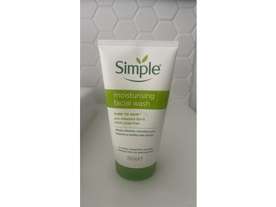 Simple Moisturising Facial Wash, Pro-Vitamins B5+E, 150 mL