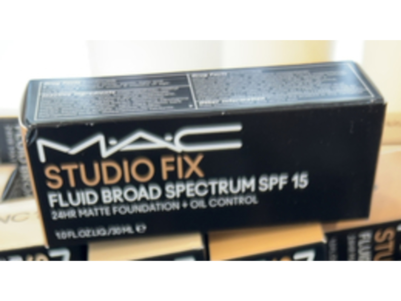 M.A.C Studio Fix Matte Foundation + Oil Control, SPF 15, N5, 1.0 fl oz/30 mL