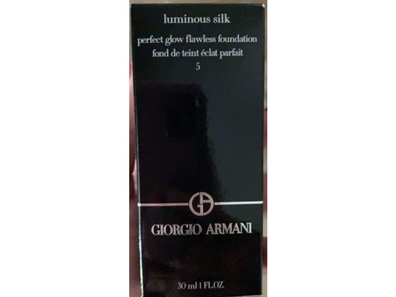 Giorgio Armani Luminous Silk Perfect Glow Flawless Foundation, 5, 1 fl oz/30 mL