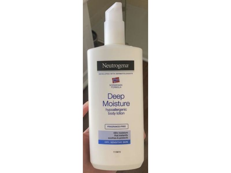 Neutrogena Norwegian Formula Deep Moisturiser Body Lotion, Dry, Sensitive Skin, Fragrance-Free, 400 ml