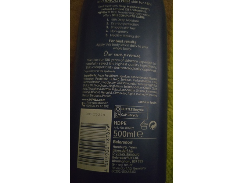 Nivea Rich Nourishing Body Lotion, Almond Oil & Vitamin E, 500 mL