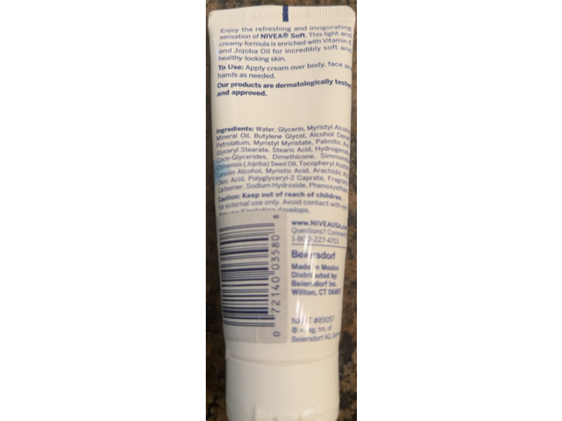 Nivea Soft Refreshingly Soft Moisturizing Cream, 2.6 oz/74 g