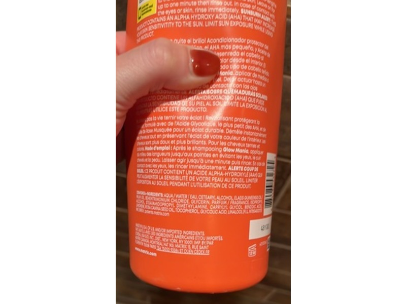 Matrix Glow Mania Color Protecting Conditioner, Glycolic Acid & Rosehip Oil, 33.8 fl oz/1 L