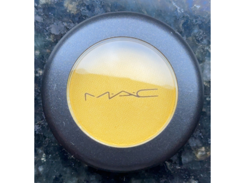 M.A.C Satin Eyeshadow, Memories Of Space, 0.05 oz/1.5 g