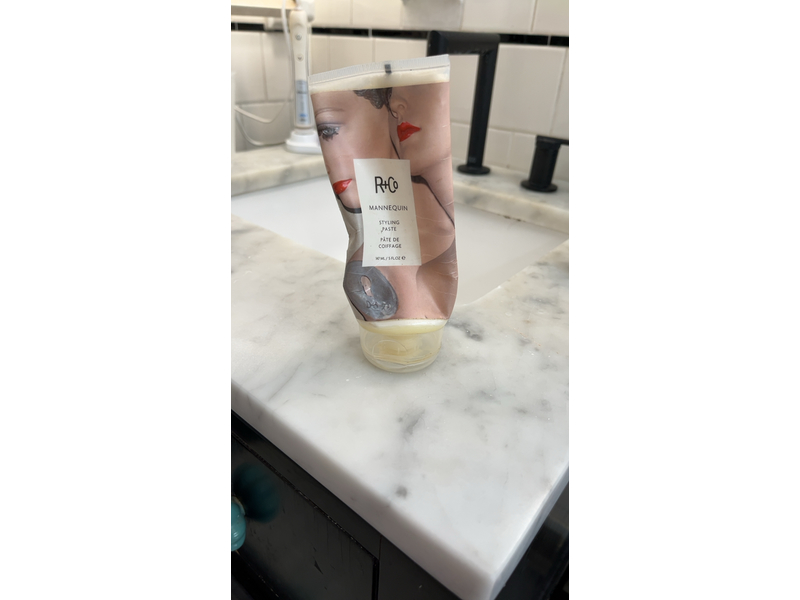 R+Co Mannequin Styling Paste,5 fl oz/147.8 mL