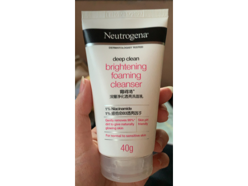 Neutrogena Deep Clean Brightening Foaming Cleanser, 40 g