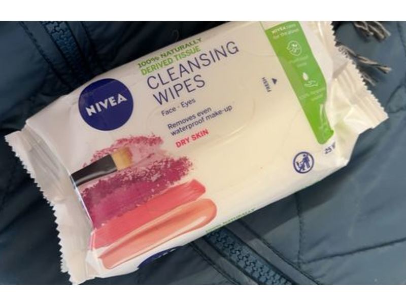 Nivea Cleansing Wipes Dry Skin, 25 Count