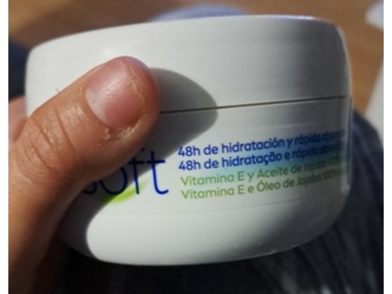 Nivea Soft Intensive Moisturizing Cream, 200 mL