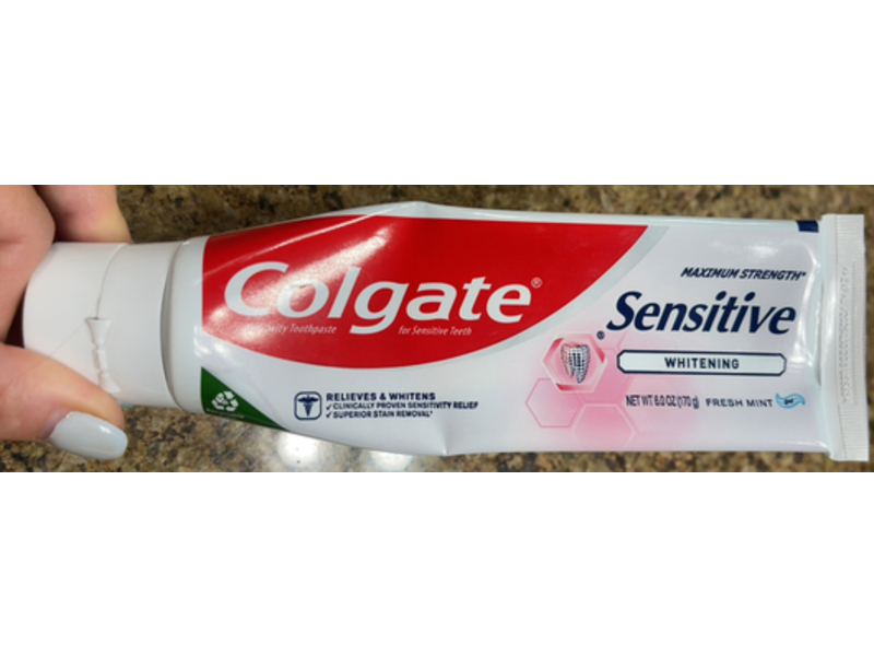 Colgate Maximum Strength Sensitive Whitening Anticavity Toothpaste, Fresh Mint, 6.0 oz/170 g