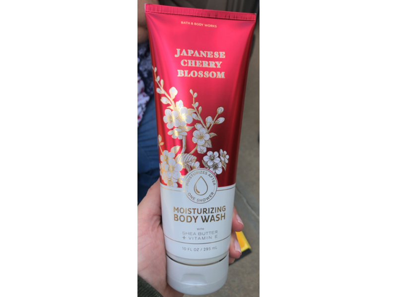Bath & Body Works Moisturizing Body Wash, Japanese Cherry Blossom, 10 fl oz/295 mL