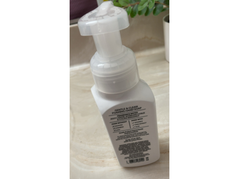 Bath & Body Works Gentle & Clean Foaming Hand Soap, Kitchen Lemon, 8.75 oz/259 mL