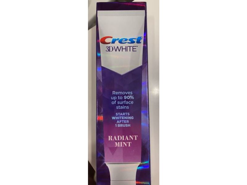 Crest 3D White Fluoride Anticavity Toothpaste, Radiant Mint, 3.8 oz/107 g