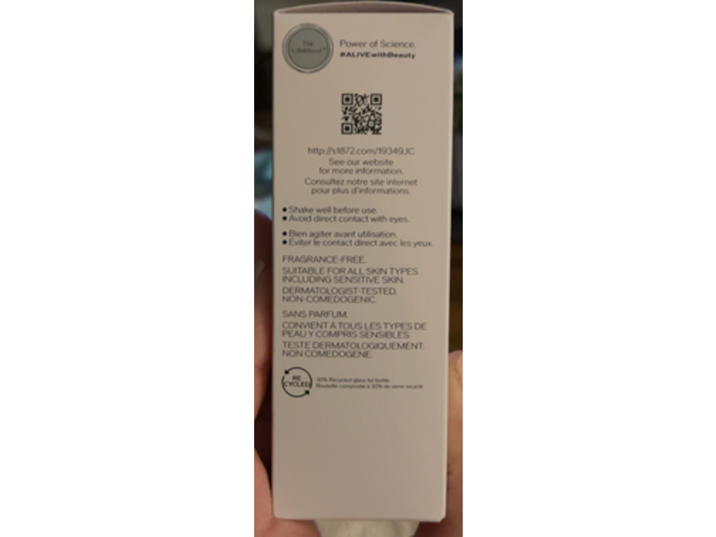 Shiseido RevitalEssence Skin Glow Foundation, 220 Linen, SPF 30, 1 fl oz/30 mL