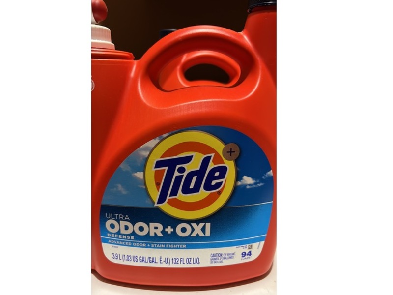 Tide Ultra Odor Defense + Oxi Liquid Laundry Detergent, 94 Loads, 132 fl oz/3.9 L