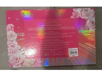 Paris Hilton Blooming Beauty Face & Eye Palette - thumbnail 2