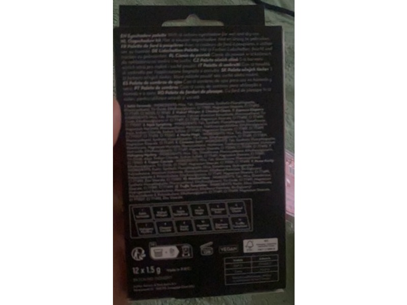 Max & More 12 Color Eyeshadow Palette, 1.5 g