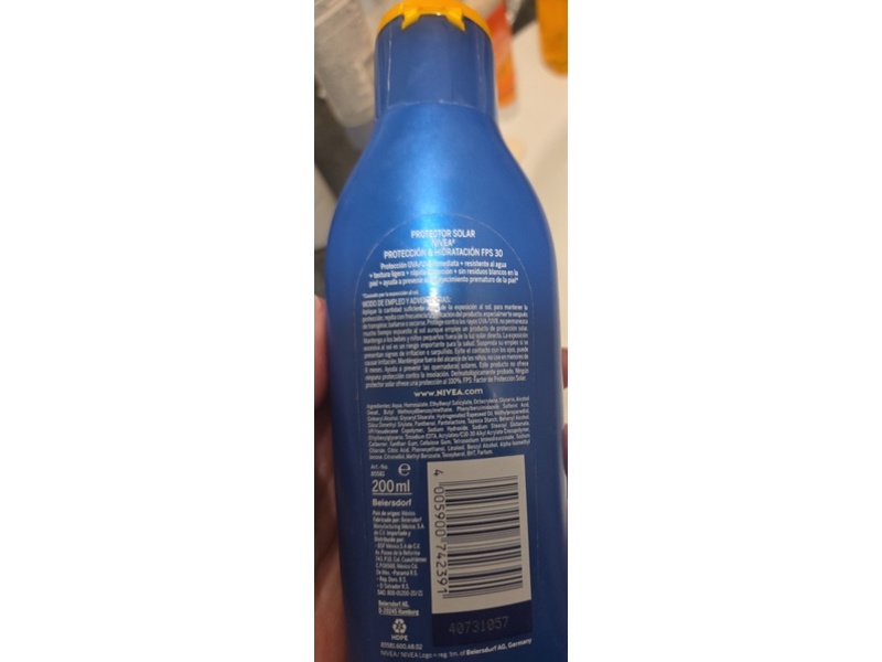 Nivea Sun Protection & Hydration Sunscreen, SPF 30, 200 mL