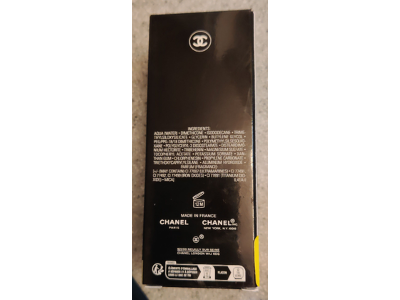 Chanel Ultrawear All-Day Comfort Flawless Foundation, B30 Medium Neutral, 1 fl oz/30 mL