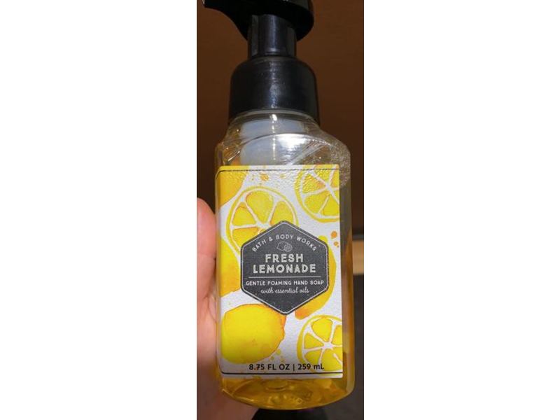 Bath & Body Works Gentle Foaming Hand Soap, Fresh Lemonade, 8.75 fl oz/259 ml