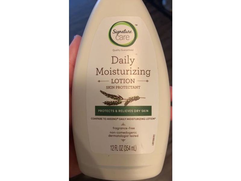 Signature Care Daily Moisturizing Lotion, Fragrance-Free, 12 fl oz/354 mL