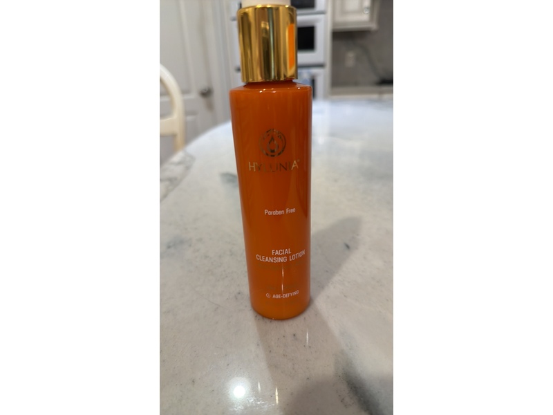 Hylunia Gentle Hydrating Cleansing Lotion, 5.1 fl oz/150 mL
