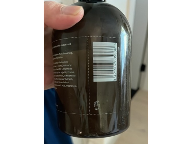 Sans Body + Face Lotion, Niacinamide 5%, Shea Butter, Omegas,16.90 fl oz/500 mL