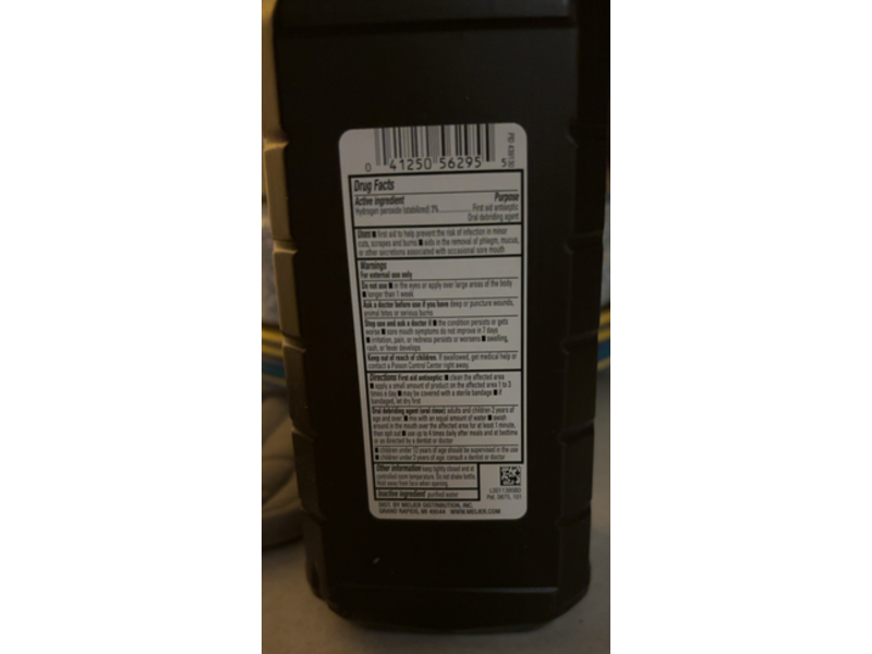 Meijer Hydrogen Peroxide Topical Solution USP, 32 fl oz/946 mL