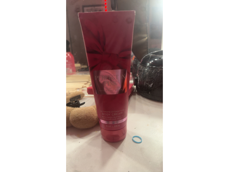 Bath & Body Works Perfect in Pink Ultimate Hydration Body Cream, 8 oz/226 g