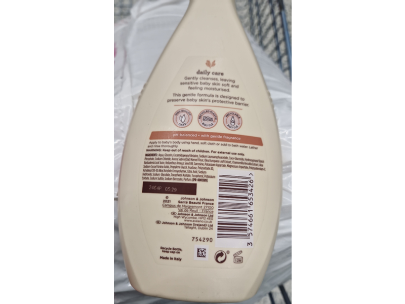 Aveeno Baby Daily Care Gentle Bath & Wash, Prebiotic Oatmeal, Aloe & Chamomile, 400 mL