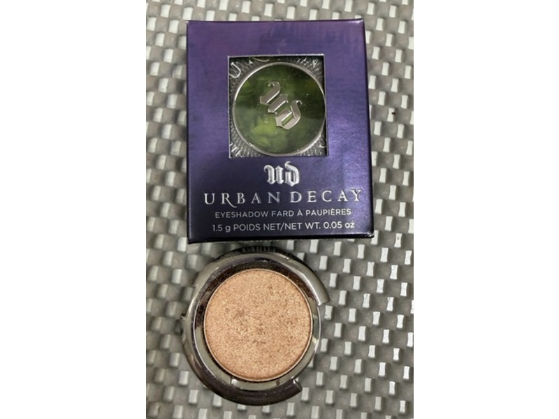 Urban Decay Eyeshadow, Easy Baked, 0.05 oz/1.5 g
