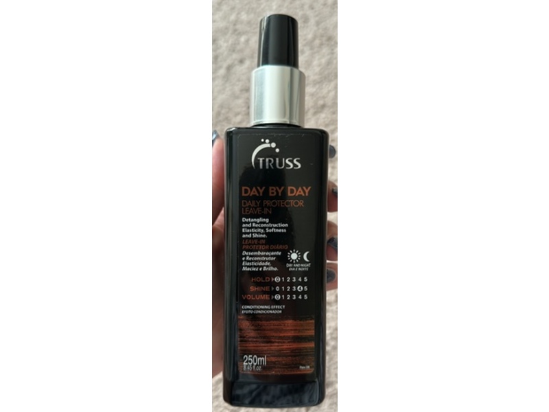 Truss Day By Day Daily Protector Leave-In Conditioner, 8.45 fl oz/250 mL