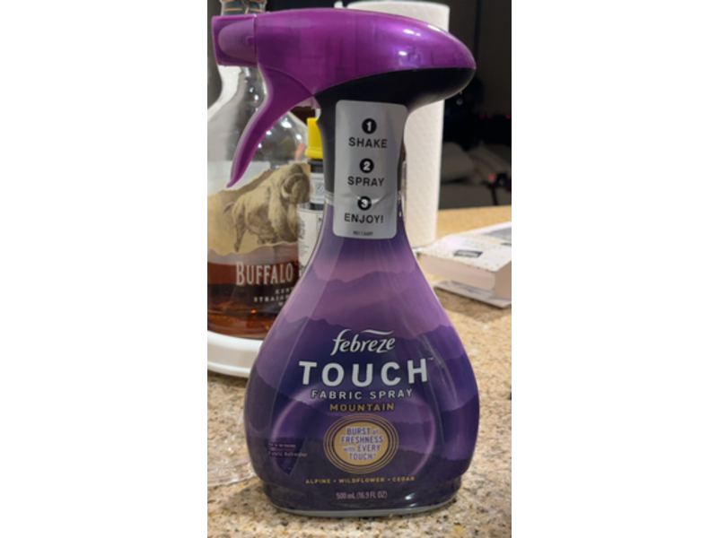 Febreze Touch Fabric Spray, Mountain, 16.9 fl oz/500 mL