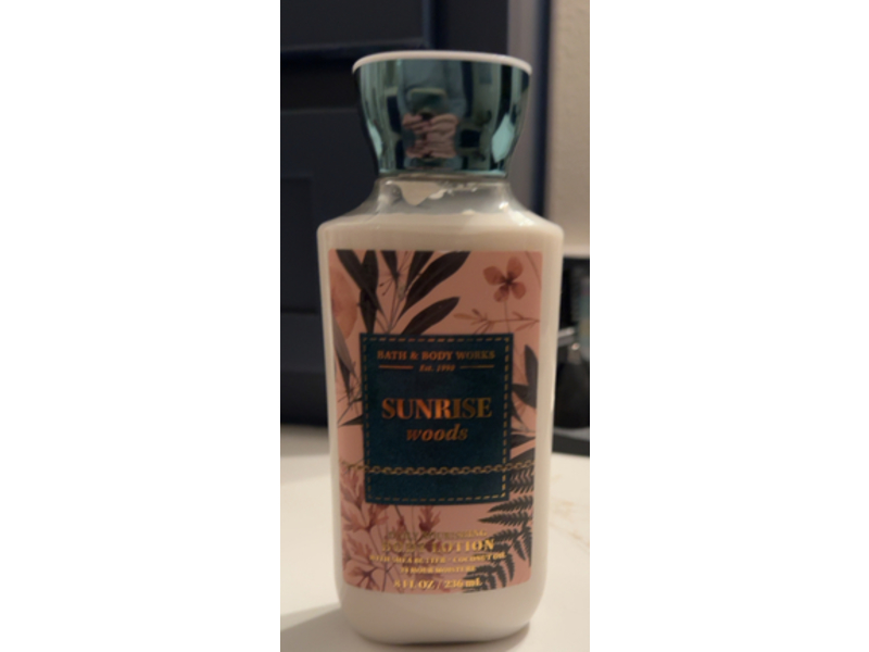 Bath & Body Works Sunrise Woods Daily Nourishing Body Lotion, Shea Butter + Coconut Oil, 8 fl oz/236 mL