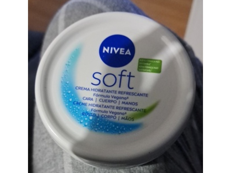 Nivea Soft Intensive Moisturizing Cream, 200 mL