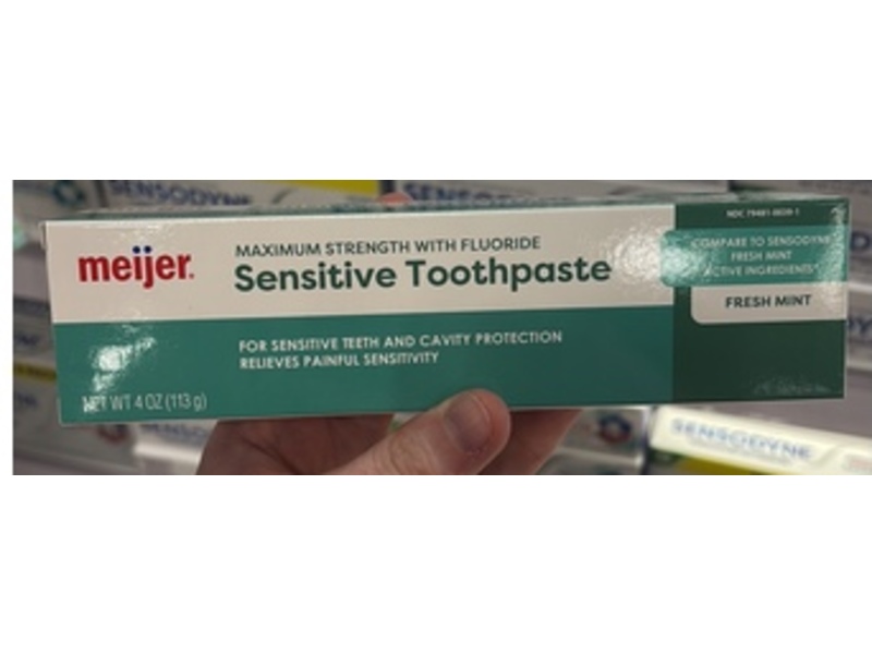 Meijer Sensitive Toothpaste, Fresh Mint, 4 oz/113 g